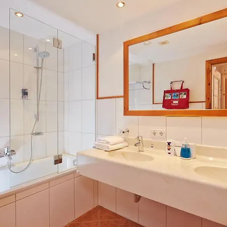 Hopfgarten Familotel Tirol هوبفغراتن إم بريكسنتال