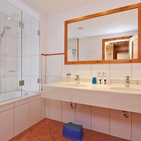 Hotel Hopfgarten Familotel Tirol 4*